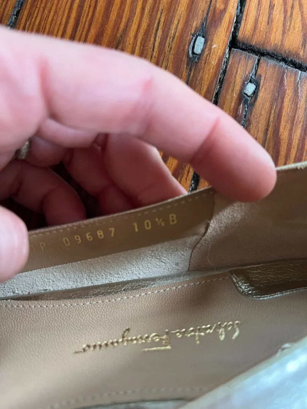 Salvatore Ferragamo Gold Leather Gancini Ballet Flats – EUC